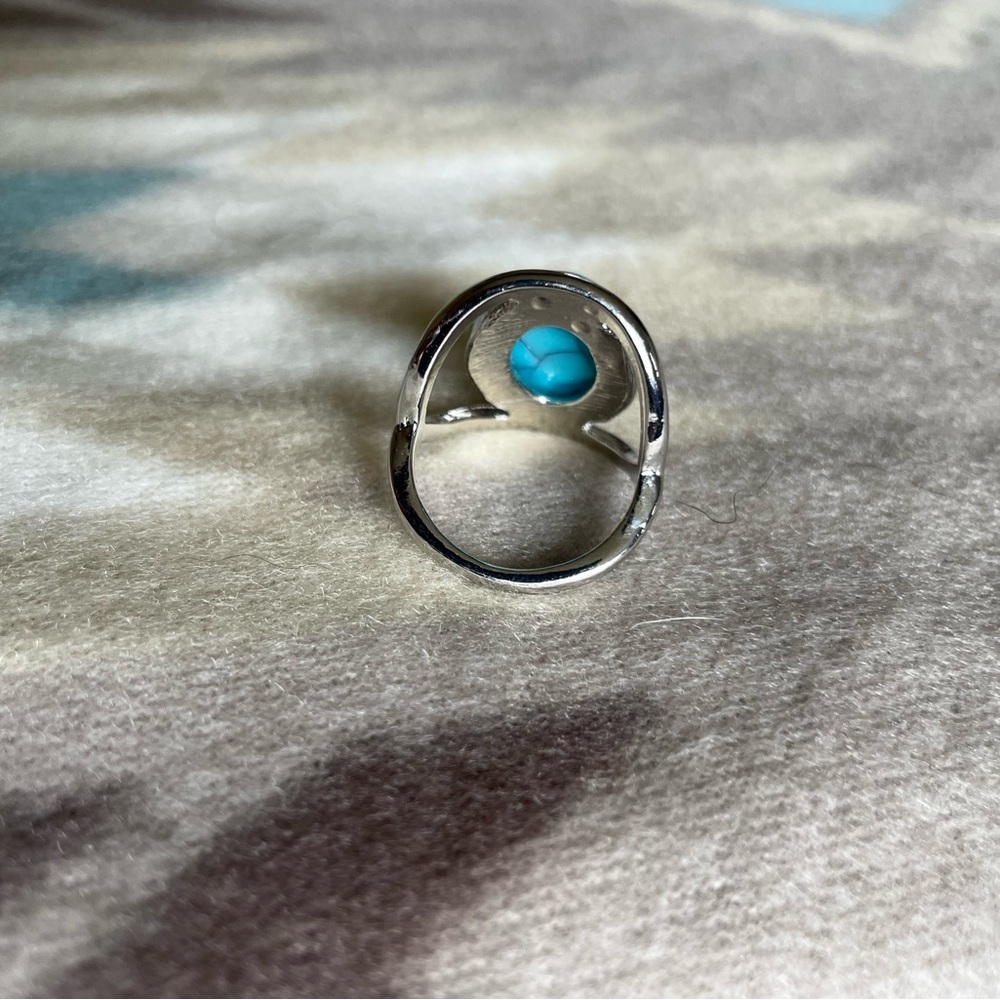 Turquoise Silver Ring - Picture 4 of 6